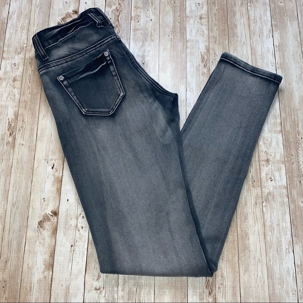 Nice Women’s Jeans by Puzzle Jeans Wear